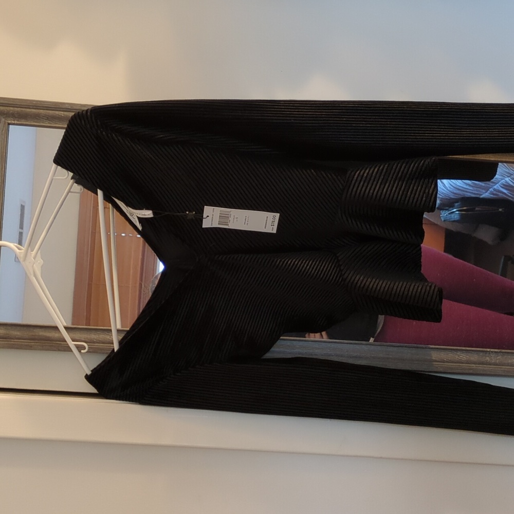 BCBG Generation cute long sleeved top